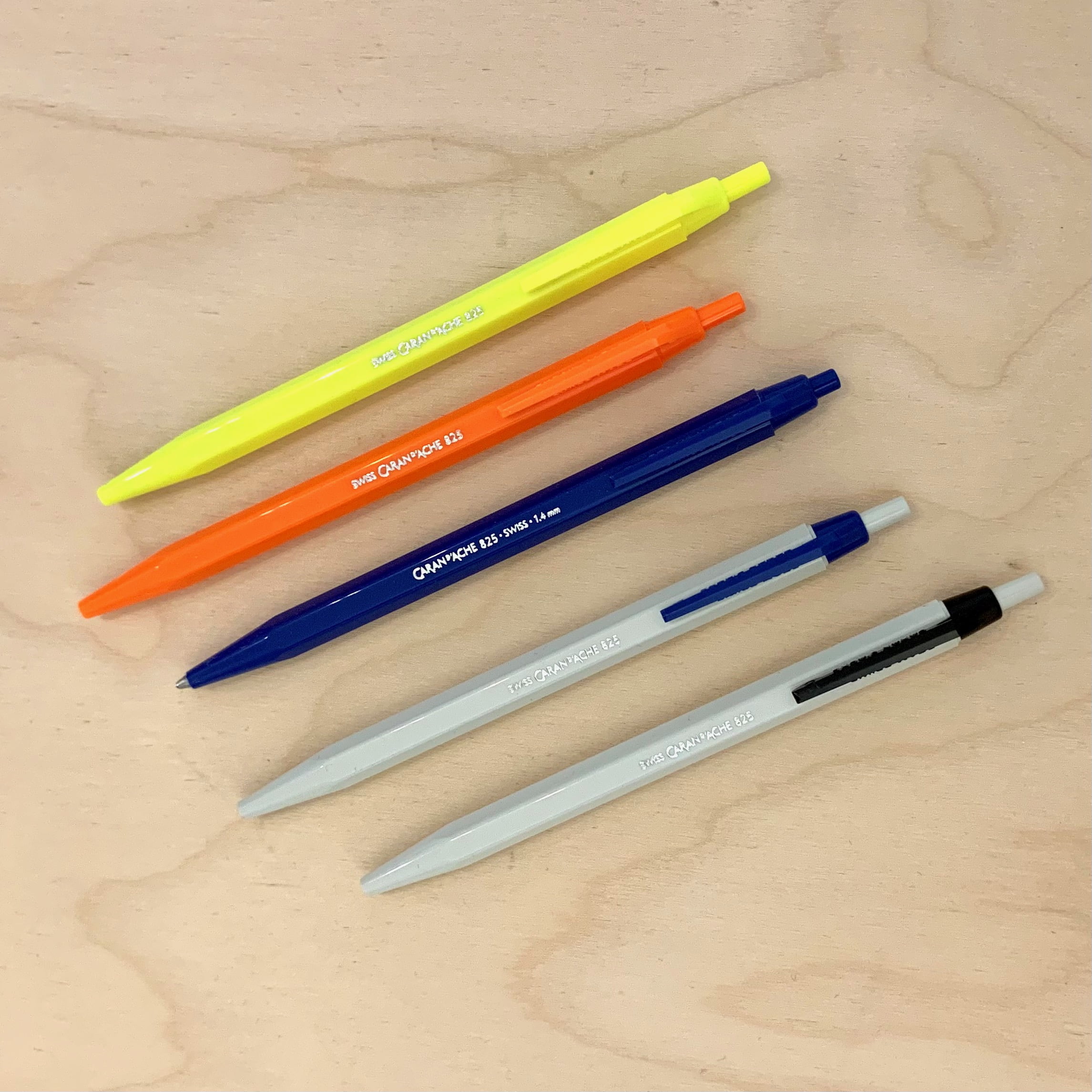 Stylo à Bille Caran D'Ache Varius – Métal Suisse – Encre Noire – Neuf Et élégant